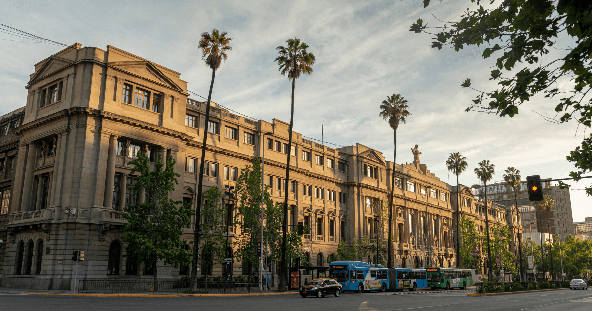 ESAN y la Pontificia Universidad Católica de Chile (UC) firman un acuerdo de intercambio 