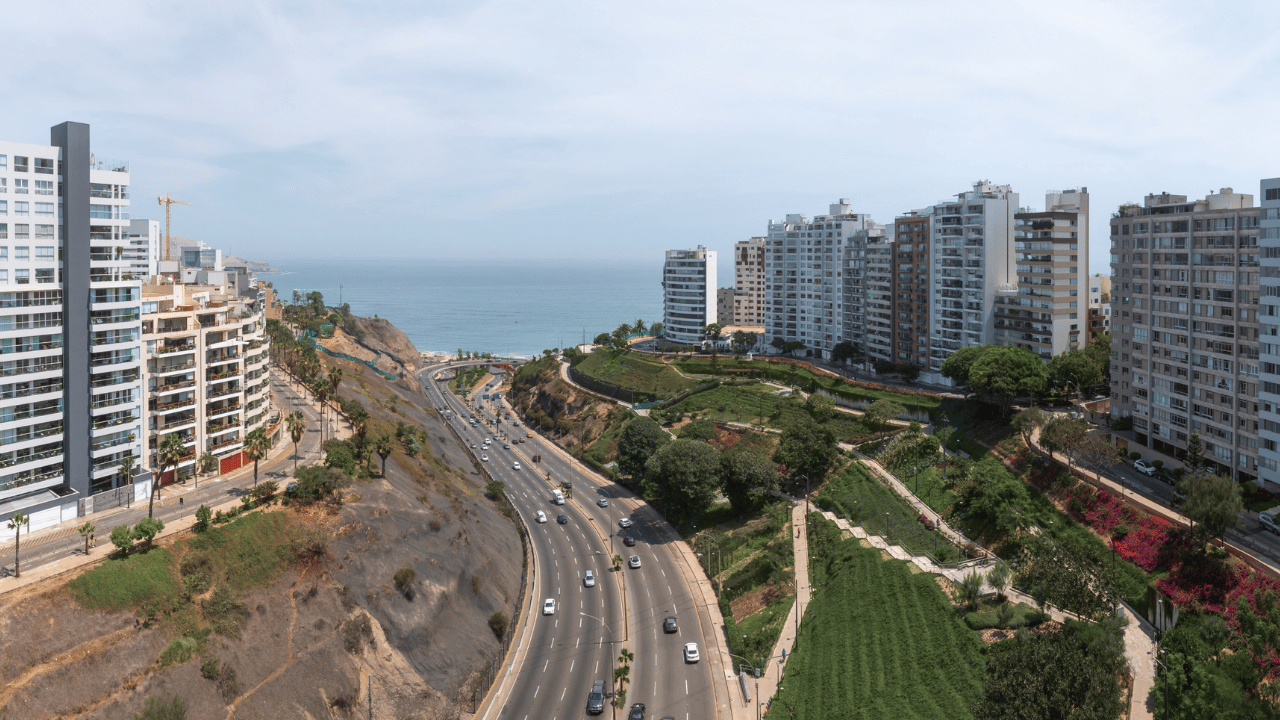 Logística peruana: infraestructura, geografía y competitividad empresarial