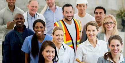 Personajes interactuando - Imagen representativa de ESAN School of Government