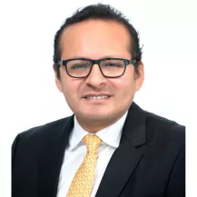 imagen de docente carlos aguirre