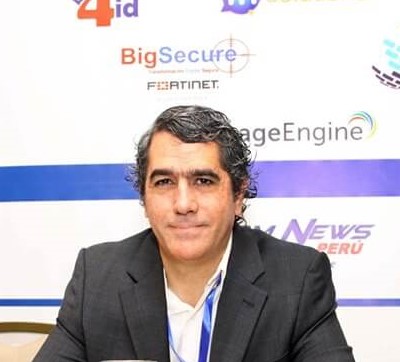 imagen del docente javier benvenuto